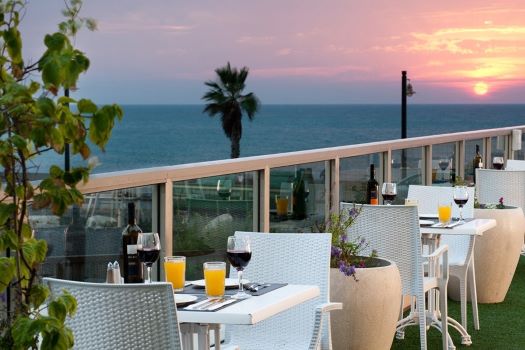 leonardo haifa restaurant terrace2 - מלון "ליאונרדו פלאזה" חיפה - המקום המושלם ל'שבת-חתן'.